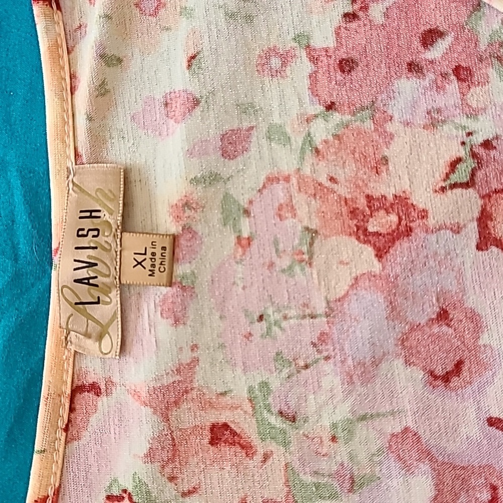Lavish Top - Picture 4 of 6